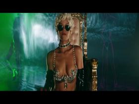 Rihanna Pour It Up (HD-Rip)